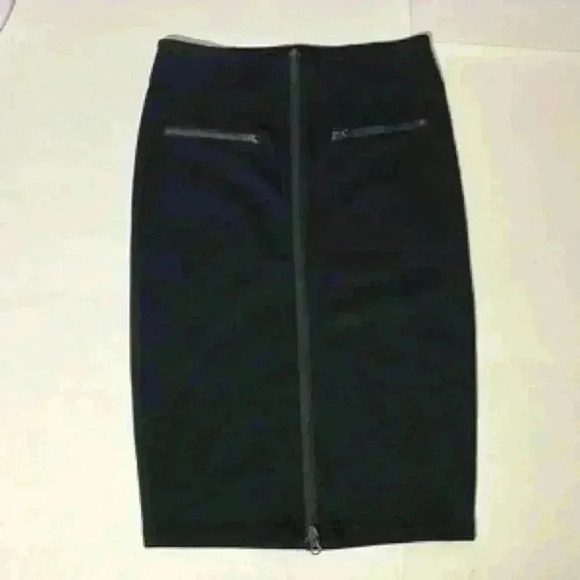 NWT Romeo &  Juliet Couture Black Pencil Skirt Size Small - Picture 1 of 7